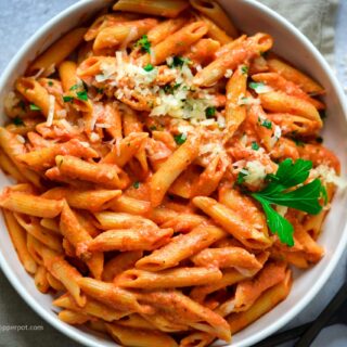 Penne alla vodka (Pasta with vodka cream sauce) - Alica's Pepperpot